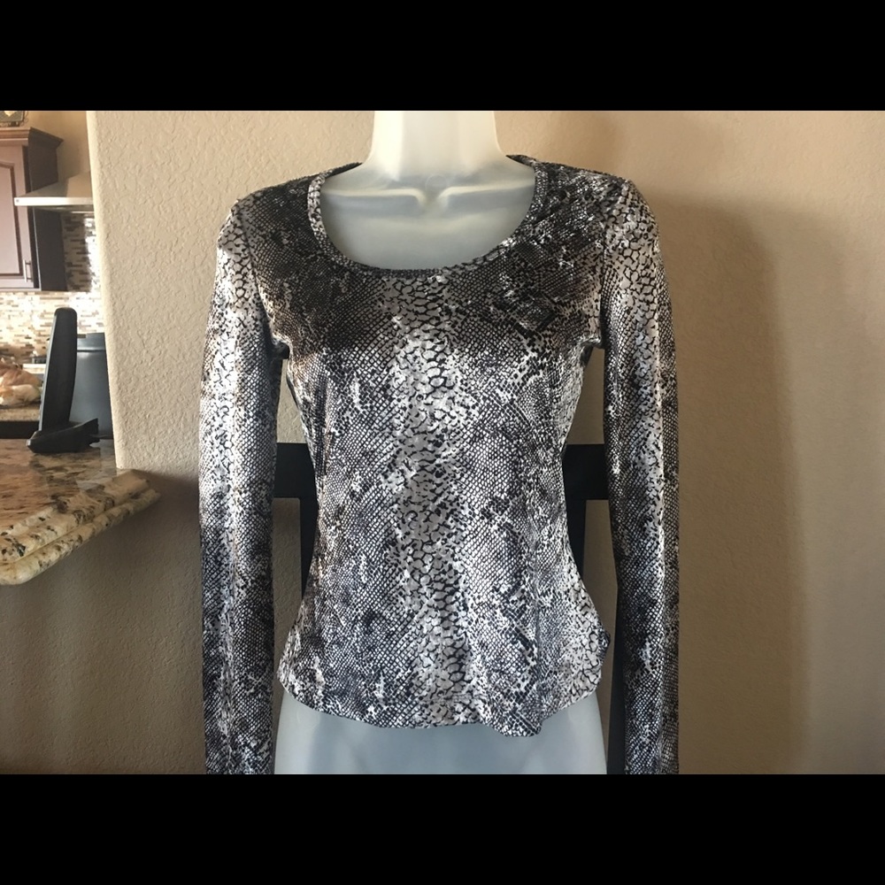 Guess velvet top